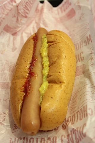 日曜の朝食：マクドナルド「マックホットドッグ クラシック」