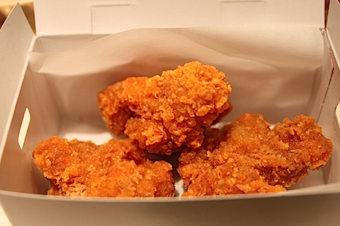 土曜の夕食：ケンタッキーフライドチキン「ハバネロボンレス 3ピース 激辛！」