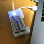 エネループの充電をよく忘れるので、USB充電器を買ってみた。モバイルバッテリーからも充電できるぞ！