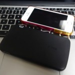 iPhoneを重ねて持ちながら充電できる薄型のモバイルバッテリーを買ってみた