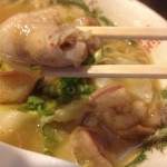 福岡・中洲川端の「屋台 KENZO Cafe」で「もつラーメン」を食す！