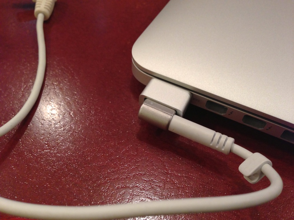 MagSafe – MagSafe 2コンバータで、MacBookとHyperJuiceを接続してみた