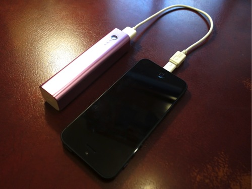 iPhoneを約1回フル充電でき、82グラムで持ち運びしやすいモバイルバッテリーを買ってみた