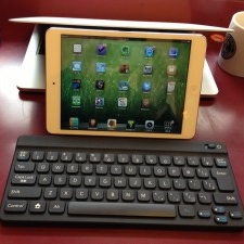 iPad miniとポケモンキーボードの組み合わせが軽くてコンパクトで便利
