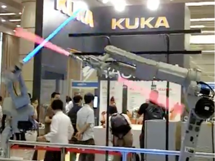 ロボットによるライトセイバーデュエル（動画あり）