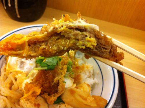 「かつや 中野サンモール店」で期間限定の「すき焼き風牛カツ丼」を食す！