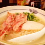 アッサリした味！ 東京・中野にある「たいよう食堂」で「骨付き角煮 ソーキそば」を食す！