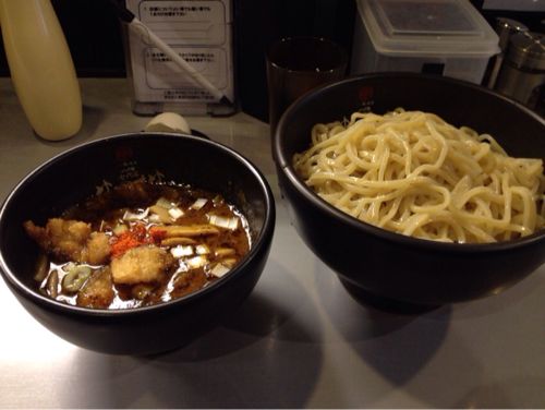 東京・秋葉原にある「極辛BLACKつけ麺七代目けいすけ」で「つけ麺並盛」を食す！