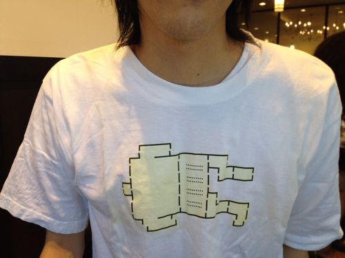 曙AAのTシャツ