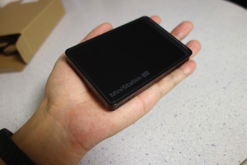 USB3.0対応外付けHDDの1TBを買ってみた。1GBを約9秒でコピーできて、手のひらサイズでコンパクト！