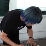 【マニパニ】下北沢の派手髪美容室VIVA CUTE CANDYで青に染めてもらった